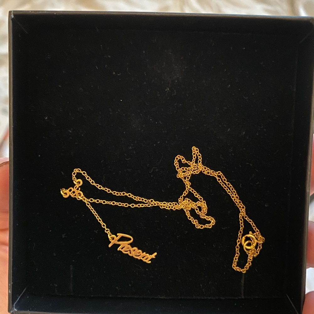 Present Necklace
